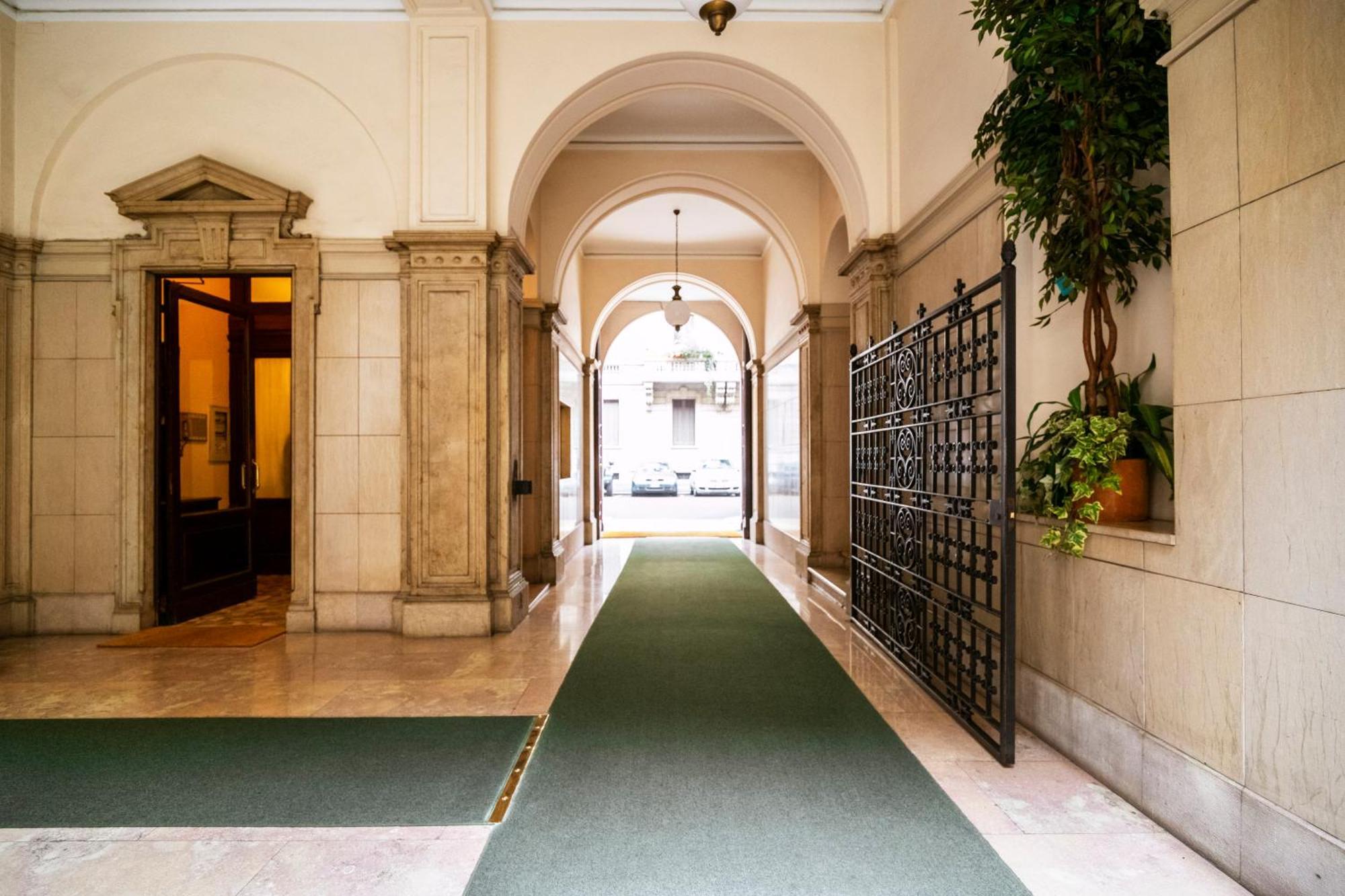 Ferienwohnung Real Jewel In Milano Cadorna Exterior foto